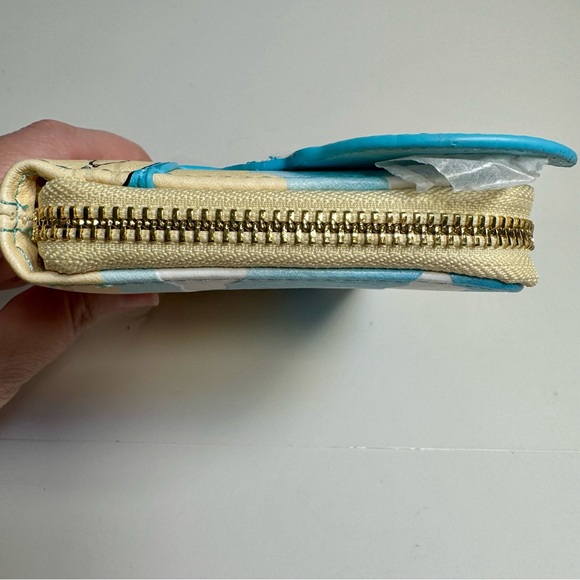 NWT. Disney Loungefly Lilo & Stitch Scrump Beach Scene Zip Around Wallet - Picture 12 of 16